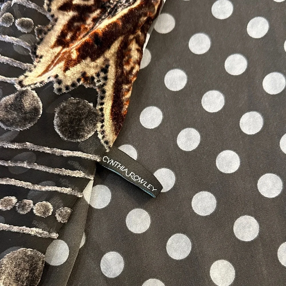 Cynthia Rowley minimalist tones accents